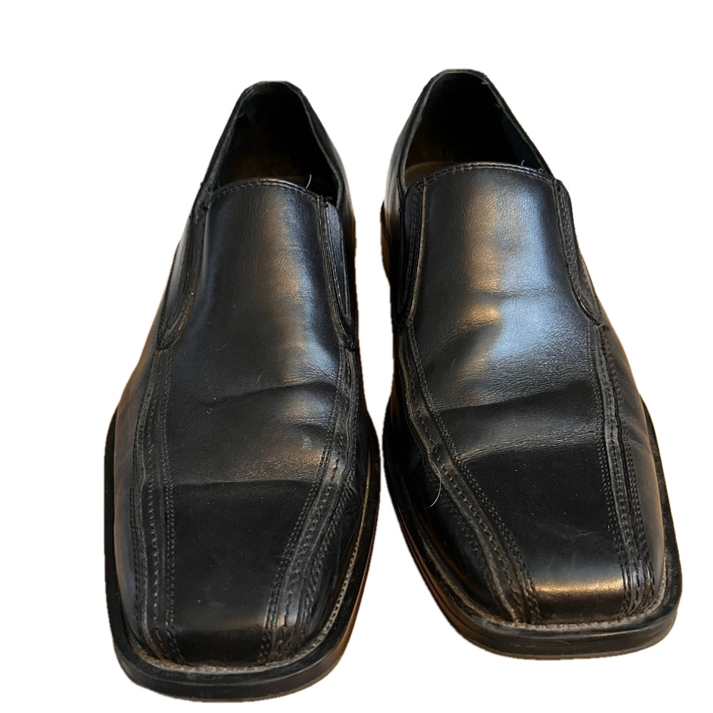 Mens 10.5 Claiborne black leather and man made loafers